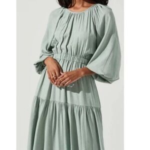 ASTR The Label Cut Out Long Sleeve Midi Dress in Sage Size M